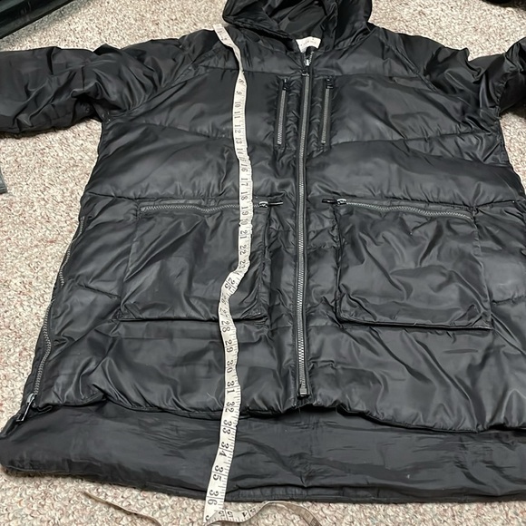 Derek lam puffer jacket with zip sides and 4 pocket front - Picture 6 of 12